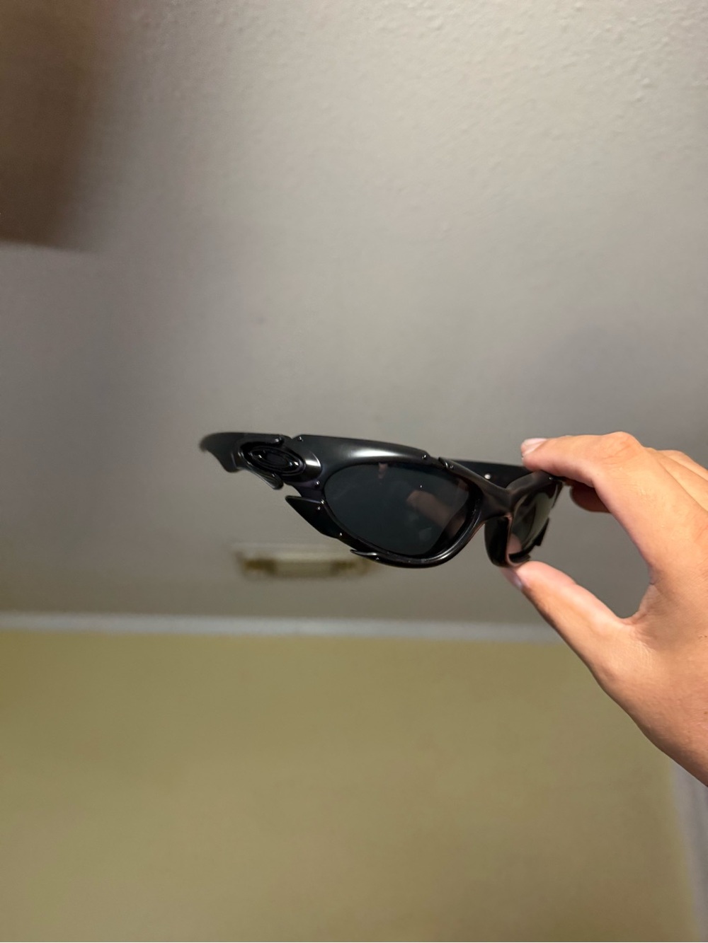 Oakley Black Polarized Wraparound Sunglasses